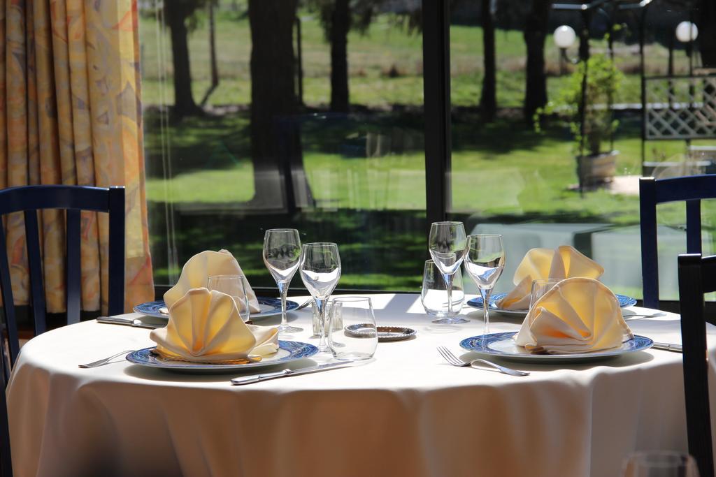 Hotel Restaurant Logis La Meridienne Anglards de Saint Flour Dış mekan fotoğraf