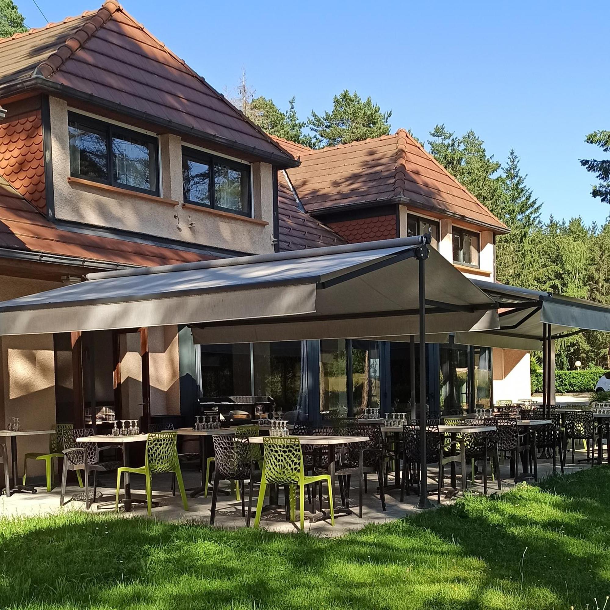Hotel Restaurant Logis La Meridienne Anglards de Saint Flour Dış mekan fotoğraf