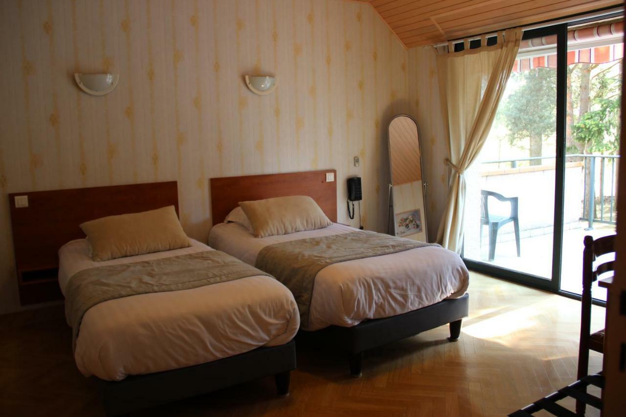 Hotel Restaurant Logis La Meridienne Anglards de Saint Flour Dış mekan fotoğraf